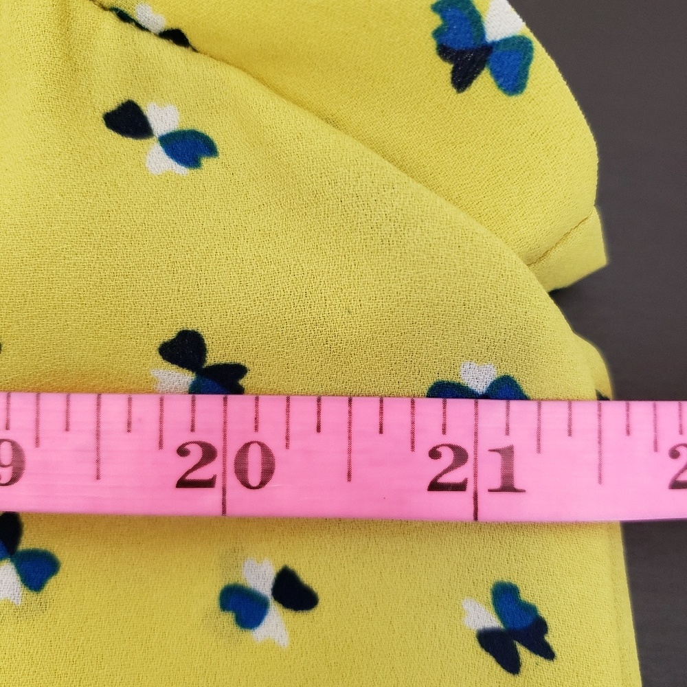 SOLD Lily White Yellow Short Sleeve Pocket Top - Picture 7 of 8